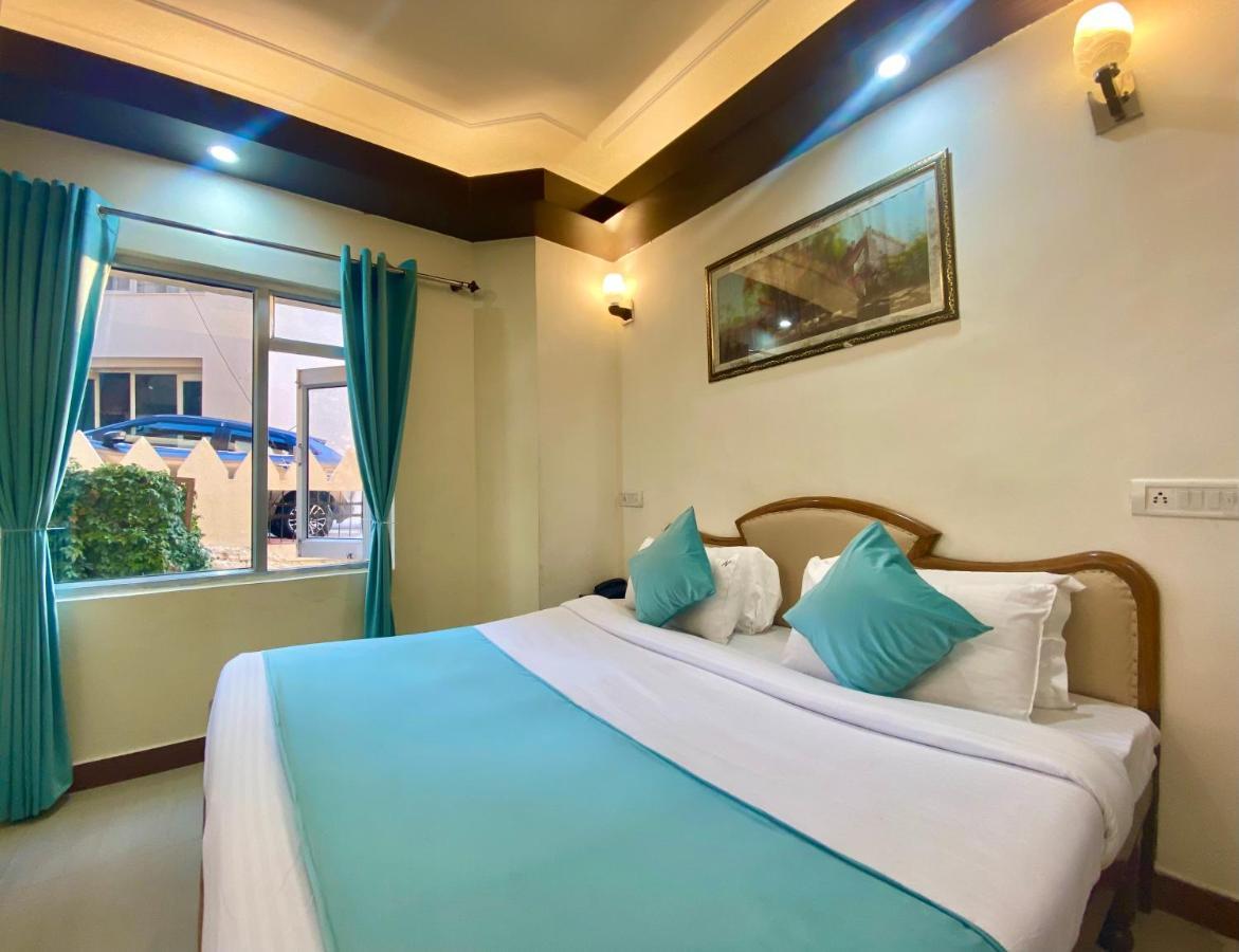 Riversun Hotel Mall Road Mussoorie Exterior foto